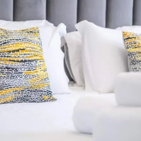 Maria - Complex With Tennis Court And Restaurant,pool Nyaraló *